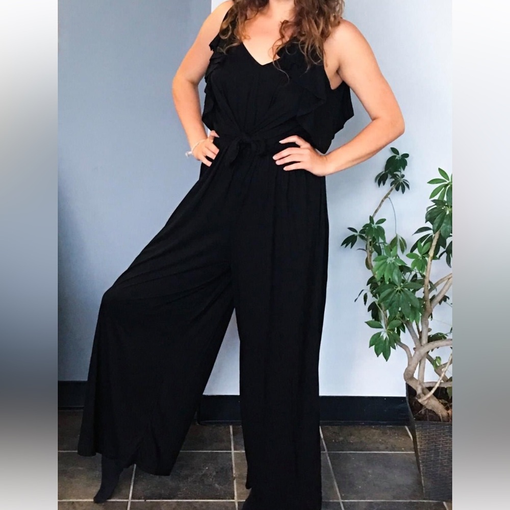 Umgee Wide Leg V-Neck Jumpsuit with Ruffled Split Sleeves with Center Tie 1X - Picture 3 of 6